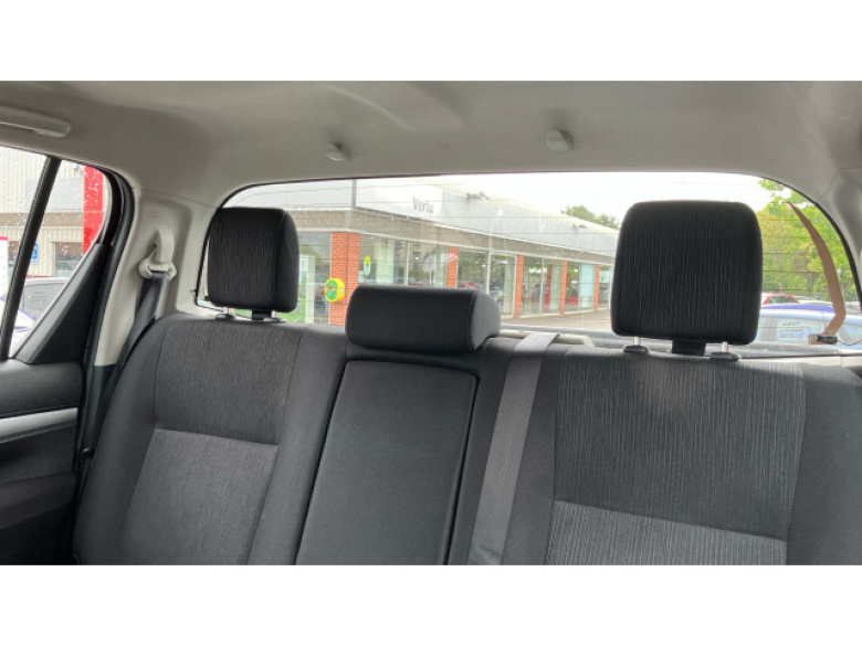 Toyota Hilux Diesel Invincible D/Cab Pick Up 2.8 D-4D Auto